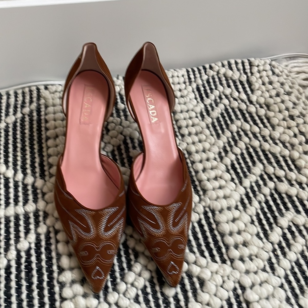 NWOT Escada pump